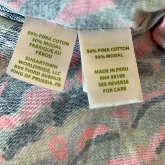 Lilly Pulitzer Britta Knit Tunic Swirling Seadream size XS
PROJECT due to hole - Picture 8 of 16